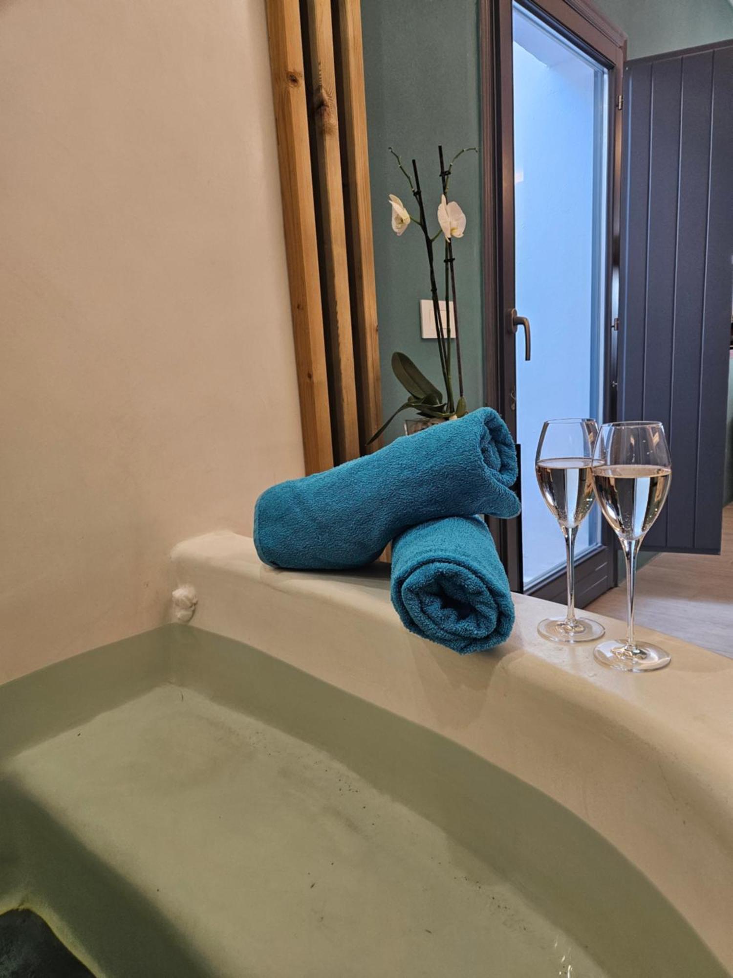 Saint Sin Suites - Adults Only Imerovígli Kültér fotó